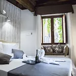 Do-Do Navona Suites